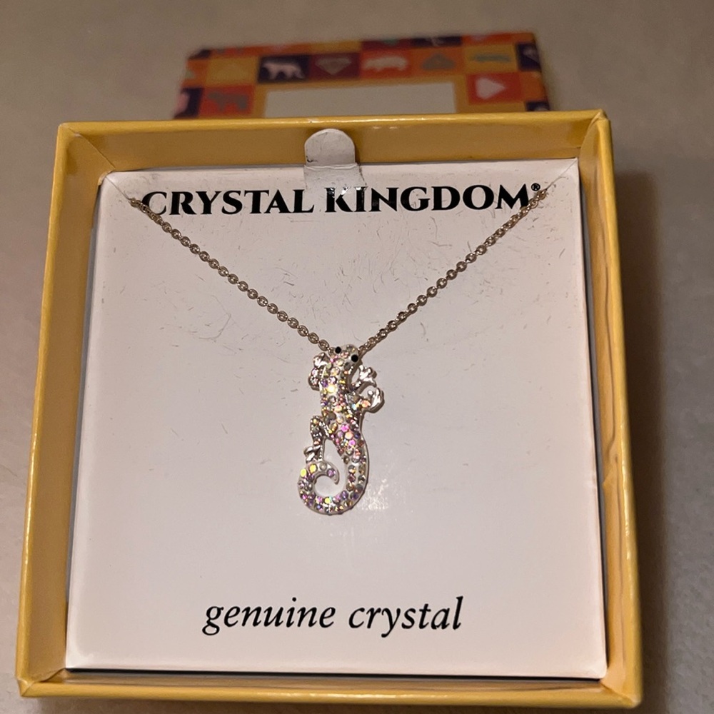 NWT Lizard Crystal Necklace✔️